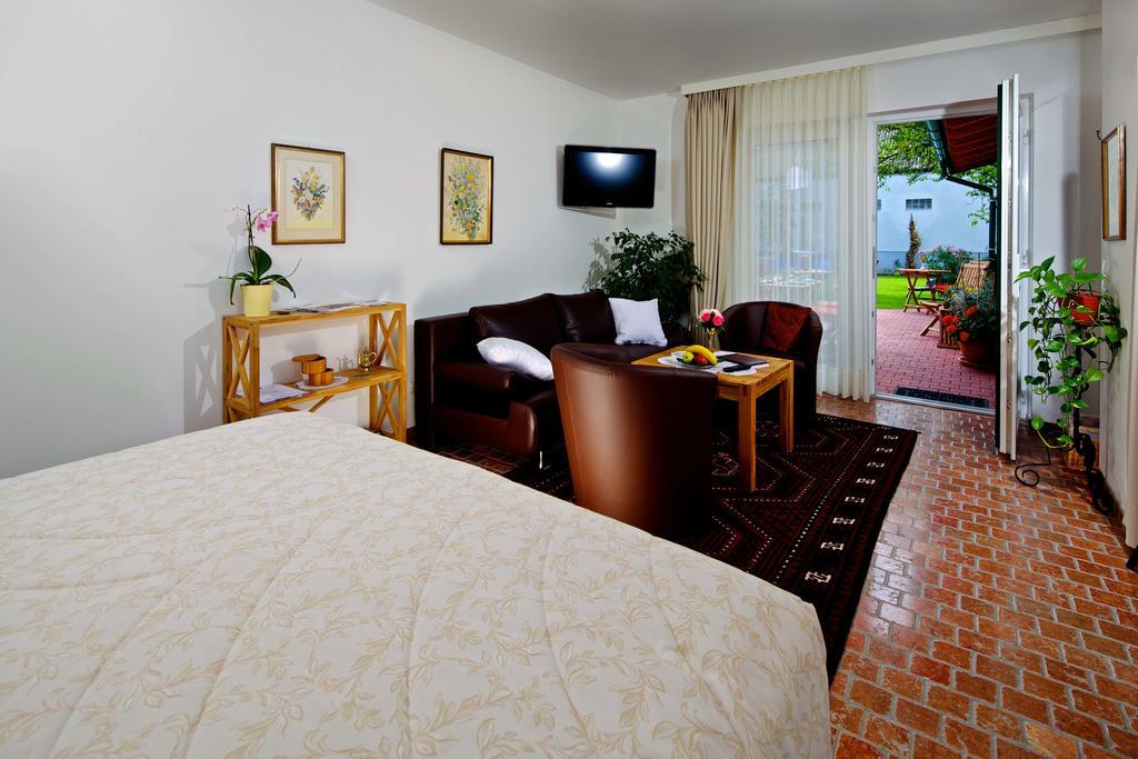 Gastehaus Samira Hotel Purbach am Neusiedler See Camera foto